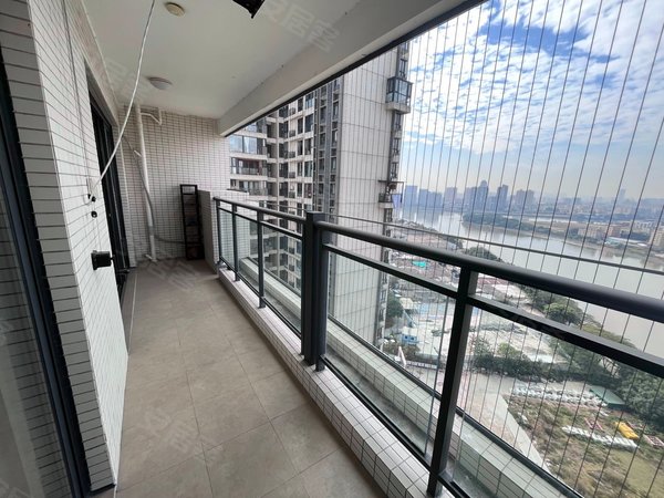 广州荔湾桥中悦江上品苑河沙地铁口500米 悦江上品望江3房2卫家具家电