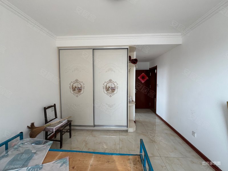 南湖植物园四中附近南湖一号精装三室双卫有证可贷