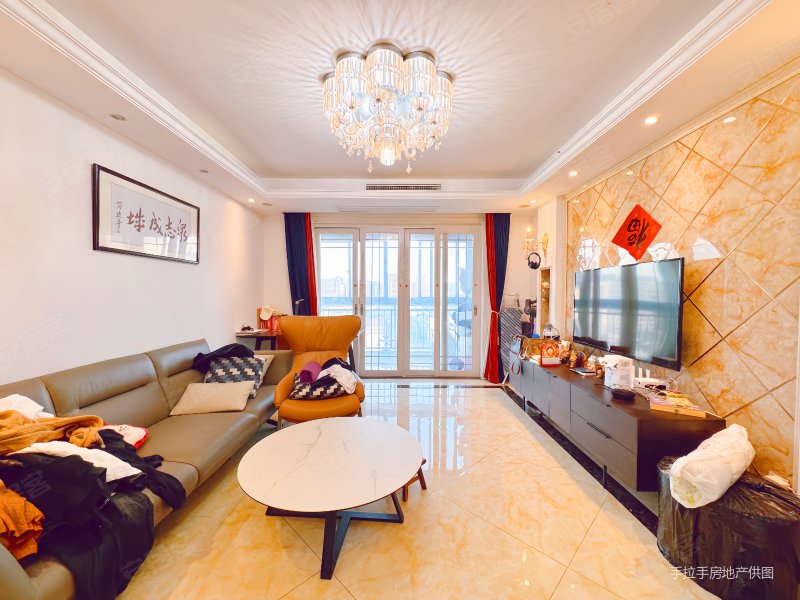 保利雅苑急售  房!3房2卫装修好,好楼层,看房方便