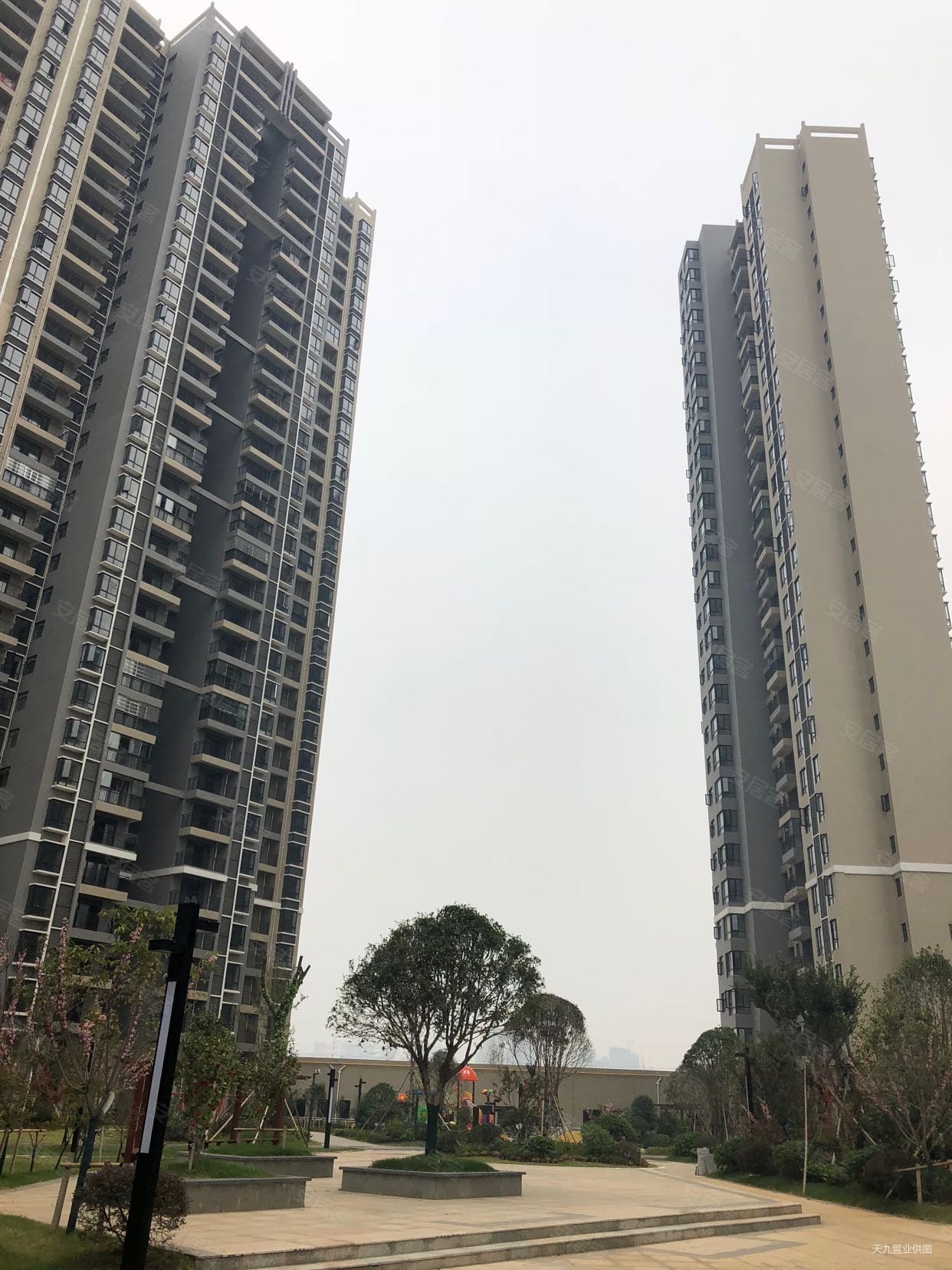 佳阳翠湖里平江西路203号3室2厅1卫106平方米