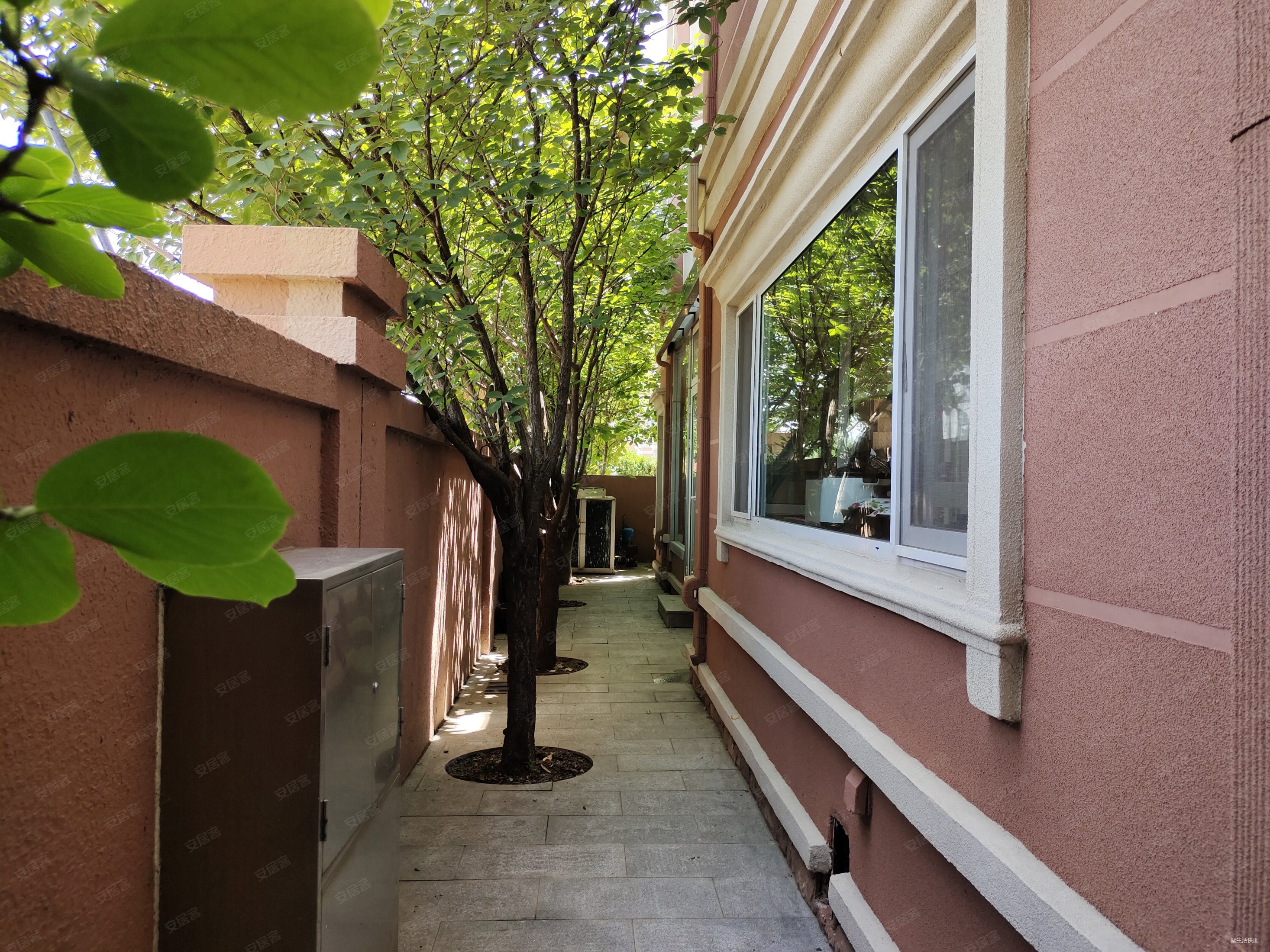 香江花园独栋别墅700多平米热售,全屋地暖,业主自住房