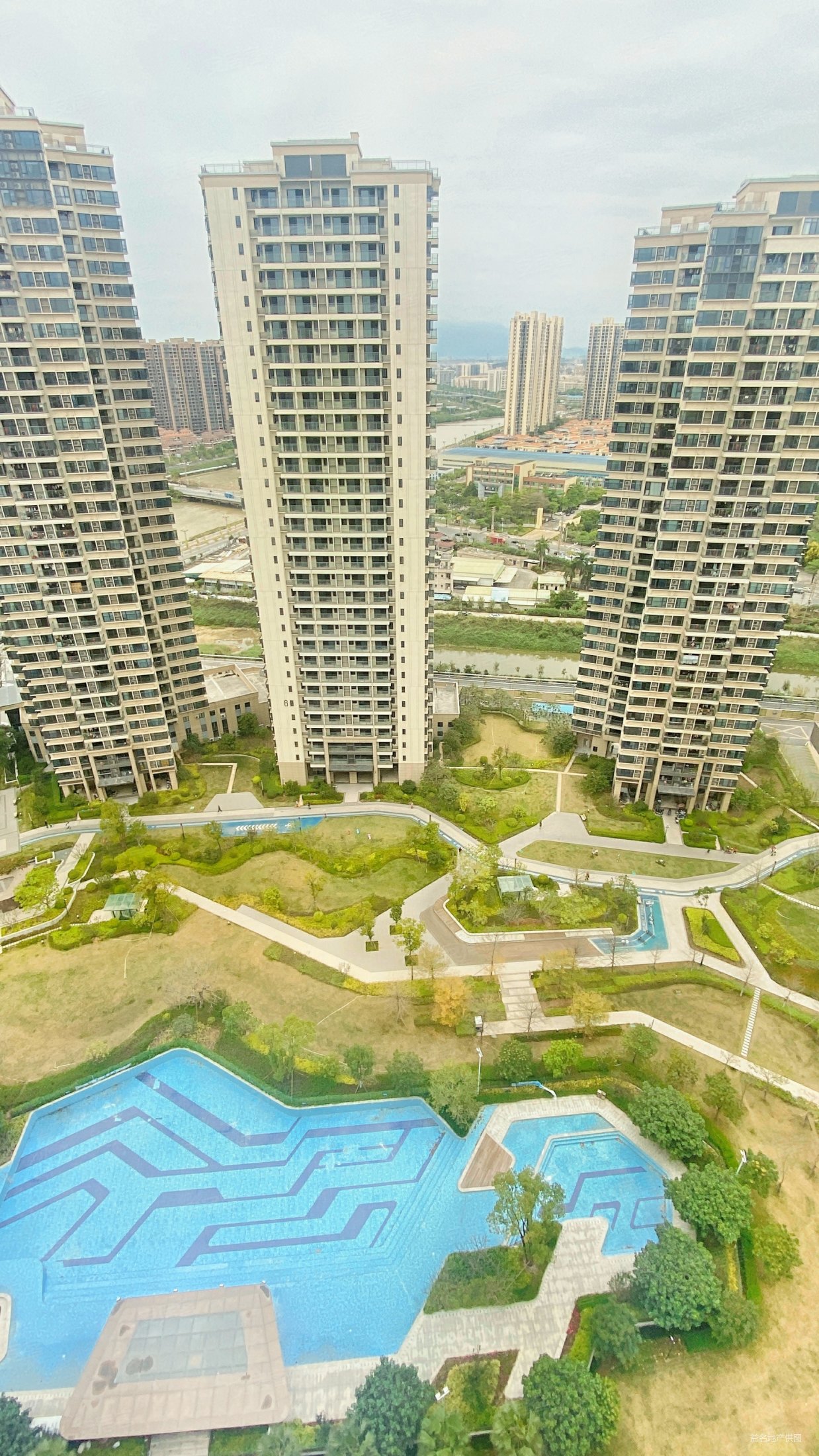 招商雍景湾4室2厅2卫117.9㎡南北240万