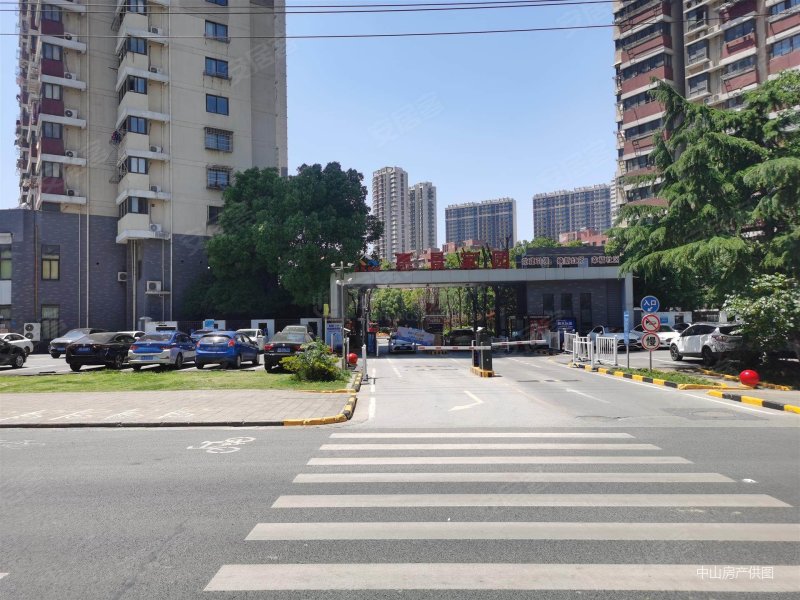 地铁旁 小高层 楼层低 采光刺眼 精装自住保养好,惠景家园二手房,69万