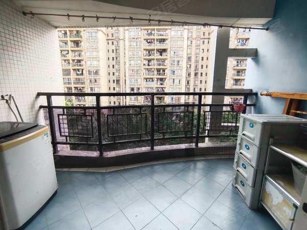 广州天河东圃旭景家园旭景家园 三房两卫 东南向电梯房 家具齐全 商圈