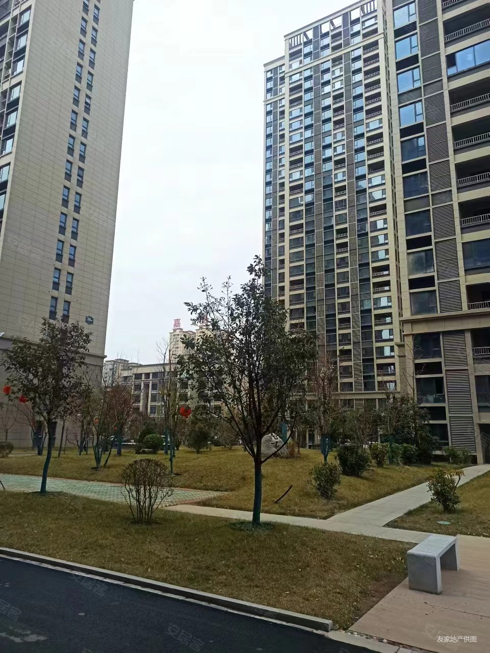 西安房产网>西安二手房>高陵二手房>泾渭新城二手房>嘉园蓝湖九郡>961