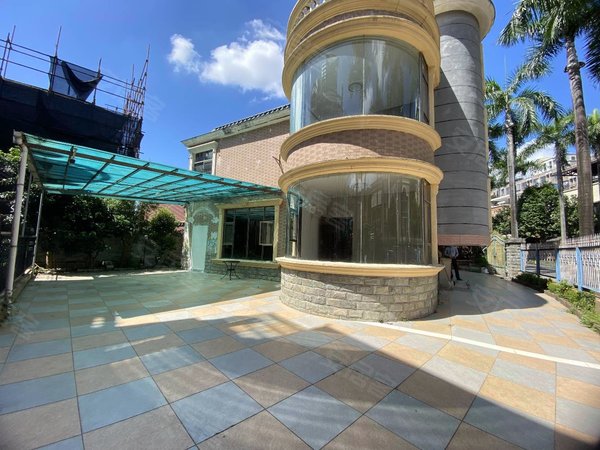 深圳布吉丹竹头龙泉别墅主干道龙泉别墅,独栋别墅,可停车3台,花园面积