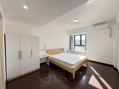 武汉汉南汉南城区协子河畔F近地铁，免中介F，包网包物业，小区免费用电一线观湖出租房源真实图片