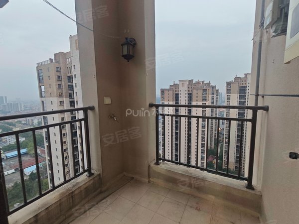 广州黄埔夏园万科尚城尚城三房出租 采光好 随时看房出租房源真实图片