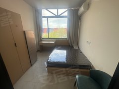 青岛黄岛黄岛街道老黄岛 0中 可短租 月付 设施齐全 拎包入住近中集 国货出租房源真实图片