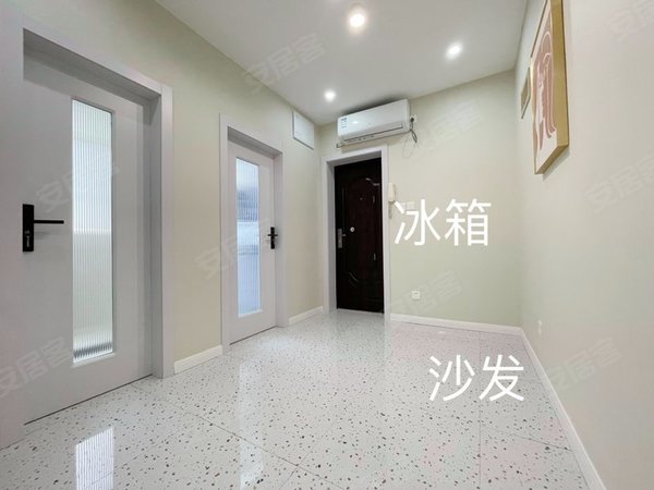 上海浦东潍坊新村竹南小区陆家嘴到了 世纪汇广场 近地铁 低楼层精装修的豪华房间出租房源真实图片