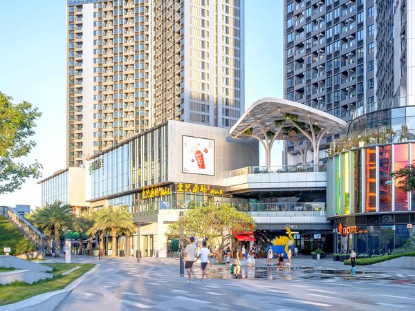 深圳宝安福永会展湾水岸广场12号线国展北站!