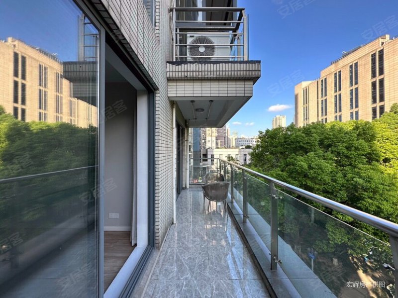 静安凤凰苑1室2厅1卫73.08㎡南北899万