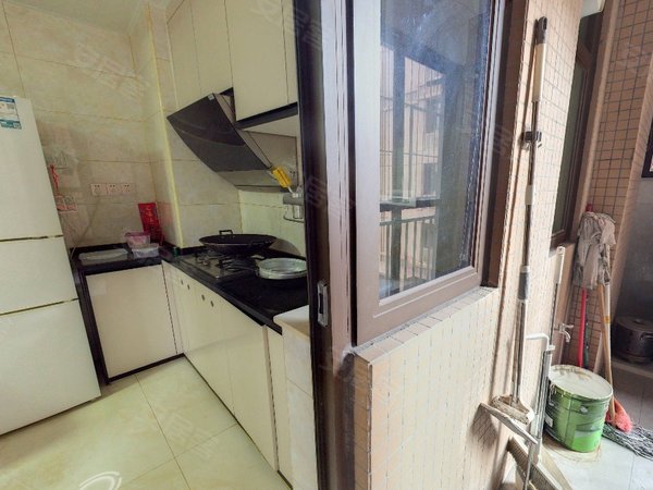 江门新会南新博富南湖一号南湖一号5楼 出租 家电全齐 配套完善出租