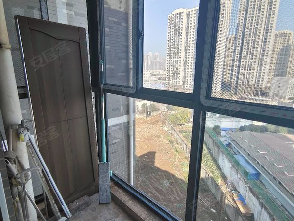 武汉洪山白沙洲青菱小区中医药地铁站 青菱小区精装三室两厅 双阳台