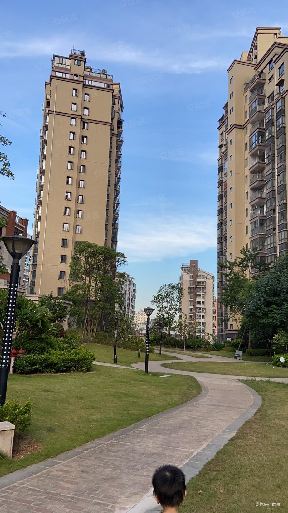 骏欧龙盘 毛坯三房两厅 三面采光 读学校逸夫.文献