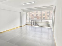 丹东振兴第二医院电梯商品房 一梯一户 南北通透采光好 欢迎实地看房钥匙在手出租房源真实图片