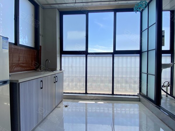 江南摩卡,隐龙湾,近三江汇创谷,物美,环境优美,朝南带阳台