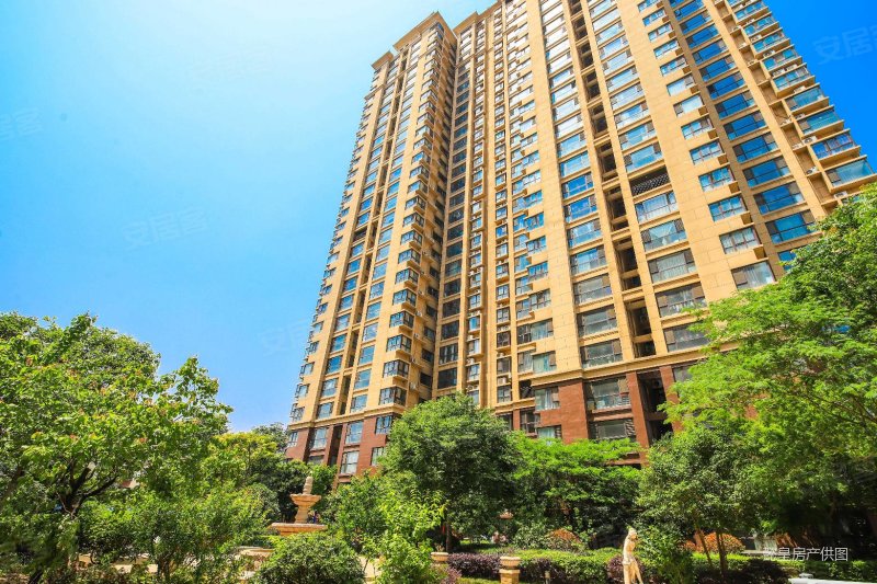 米兰印象小高层中间楼层精装修两室两厅得房率高价格可议