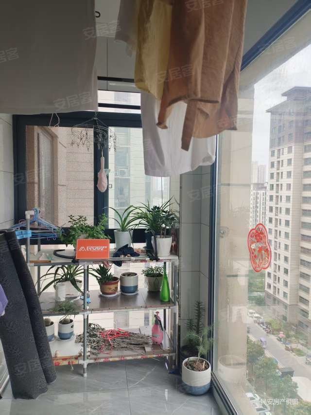 岳家湖公馆3室2厅1卫101㎡南北61万