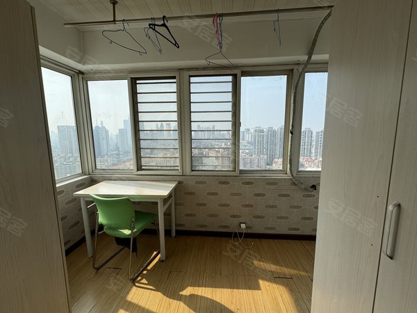 天津河西下瓦房新海大厦新海大厦 3室1厅1卫 南北通透 精装修 电梯房