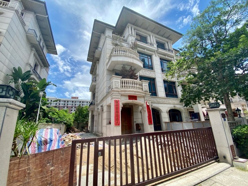 顺德碧桂园钻石郡9室4厅7卫439㎡南1100万