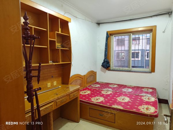 龙口西城区北马大街芙蓉小区(北区)央格庄附近 650元月 2室,热水器洗衣机各1台 南北通透出租房源真实图片