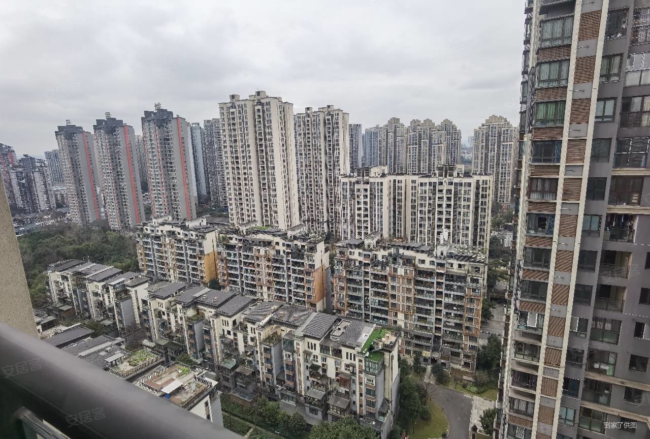 巴国龙庭2室2厅1卫84.09㎡南北90万