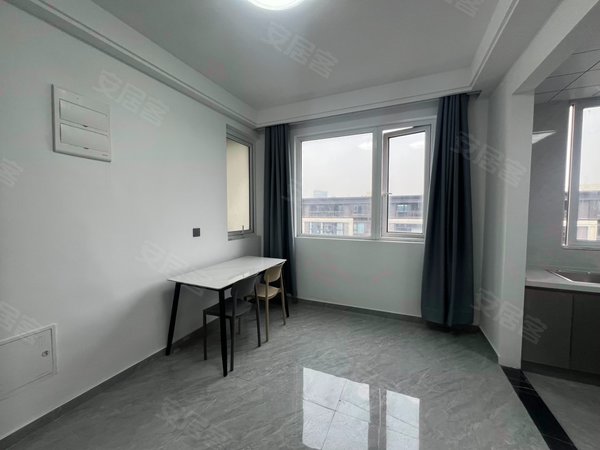 海宁斜桥镇斜桥融信澜庭斜桥地铁口，融信澜庭精装一室，燃气烧饭1米8大床，家电齐全。出租房源真实图片