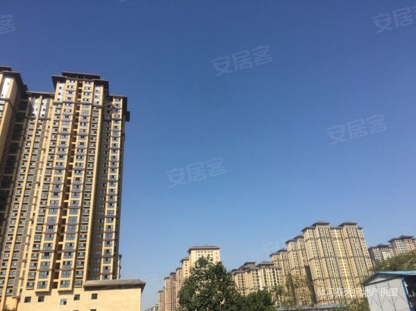 大兴新区二环里核心位置,生活便利商圈配套齐全风荷郡