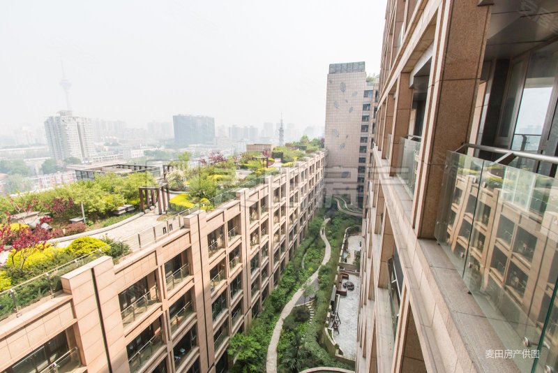 2012年楼盘万寿路地铁口国悦府装修保养新南北四居