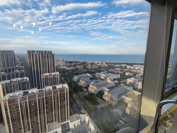 短租,看海精装一居室,拎包入住,紧靠烟台大学 佳世客 万象汇,莱山租房