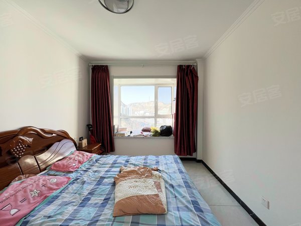 兰州城关黄河北海盛花园海盛花园 精装两室 家具齐全 中间楼层 看房