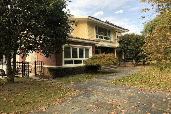 上海二手房 西郊华城 > 钱亚兰解读西郊华城房屋品质