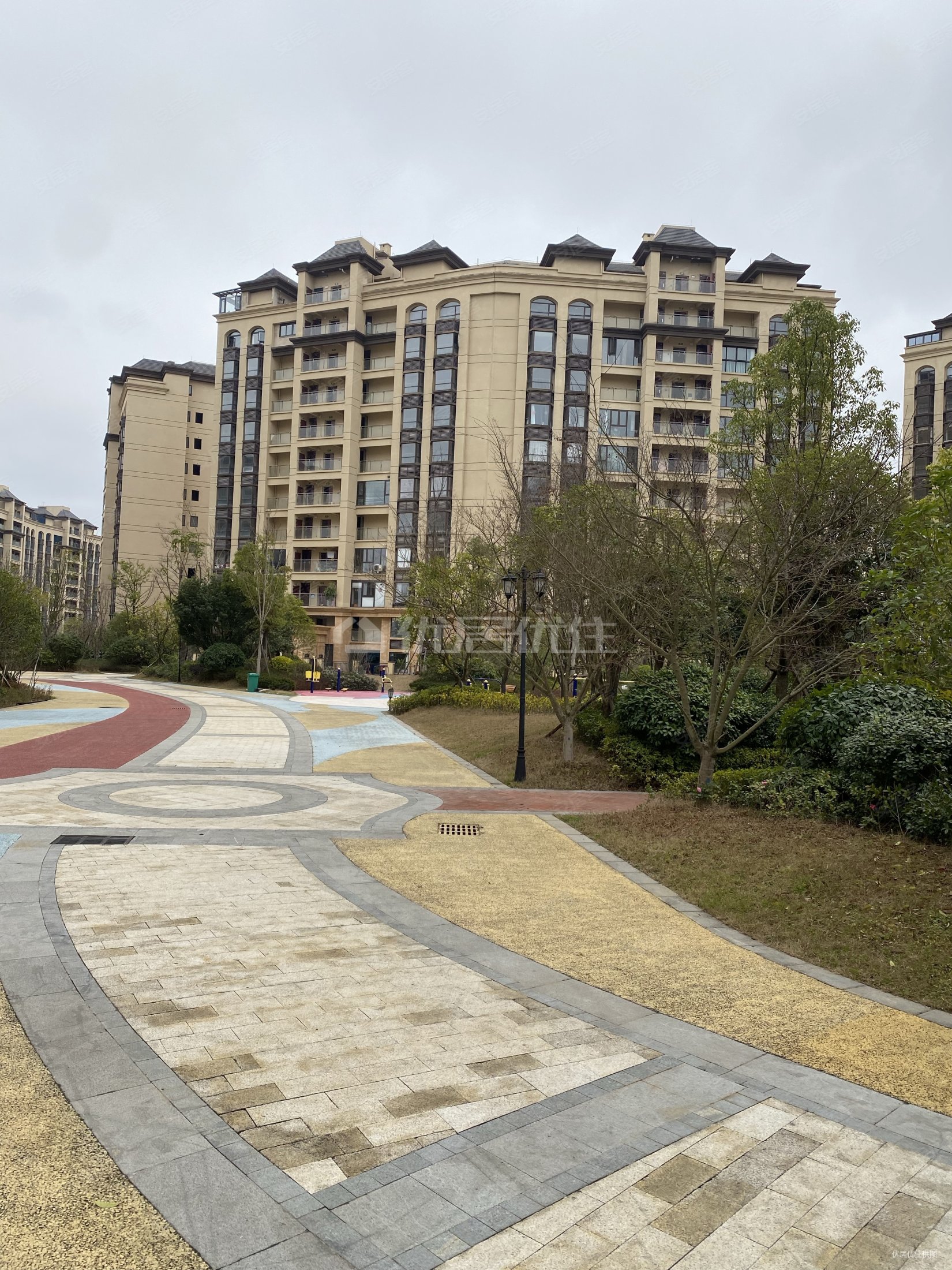 乐湾国际龙津山
