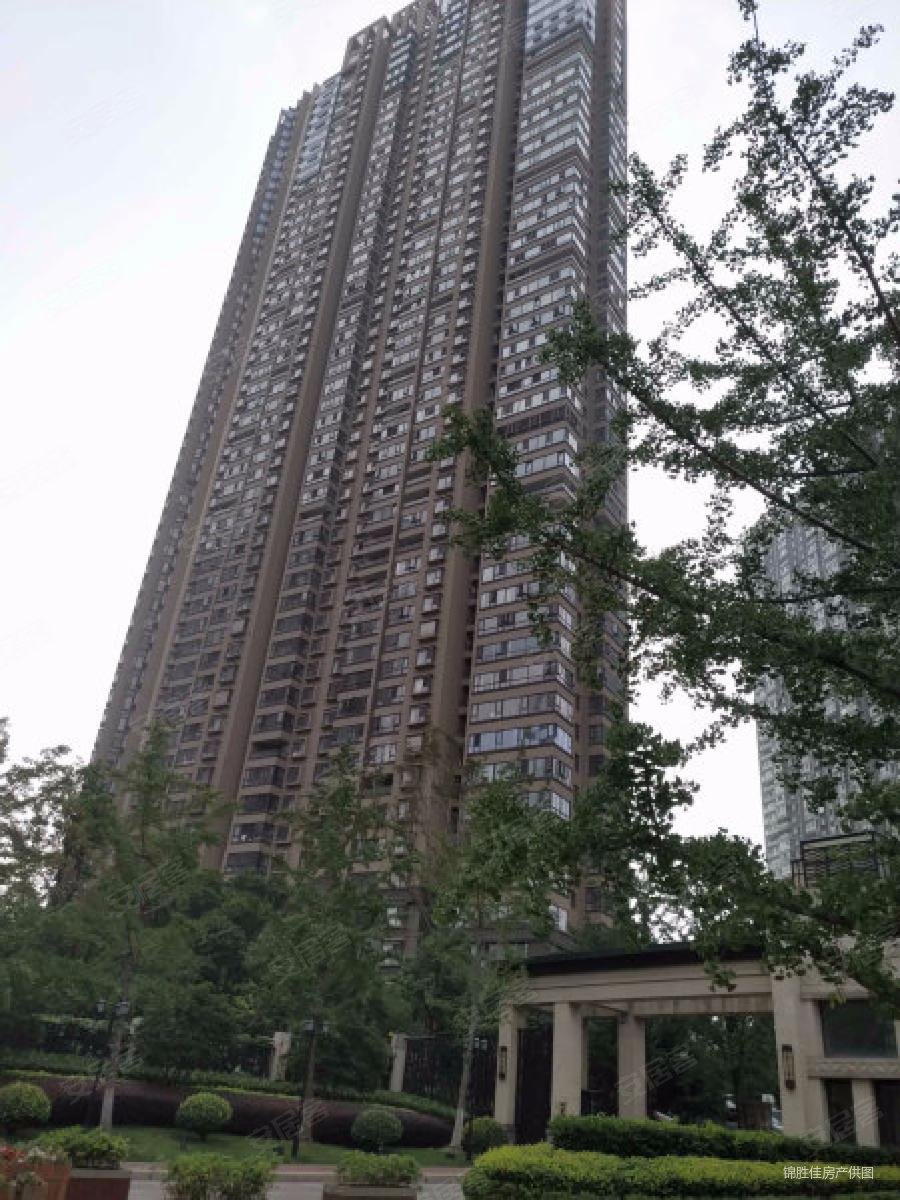 世茂外滩新城2室2厅1卫104.74㎡南330万