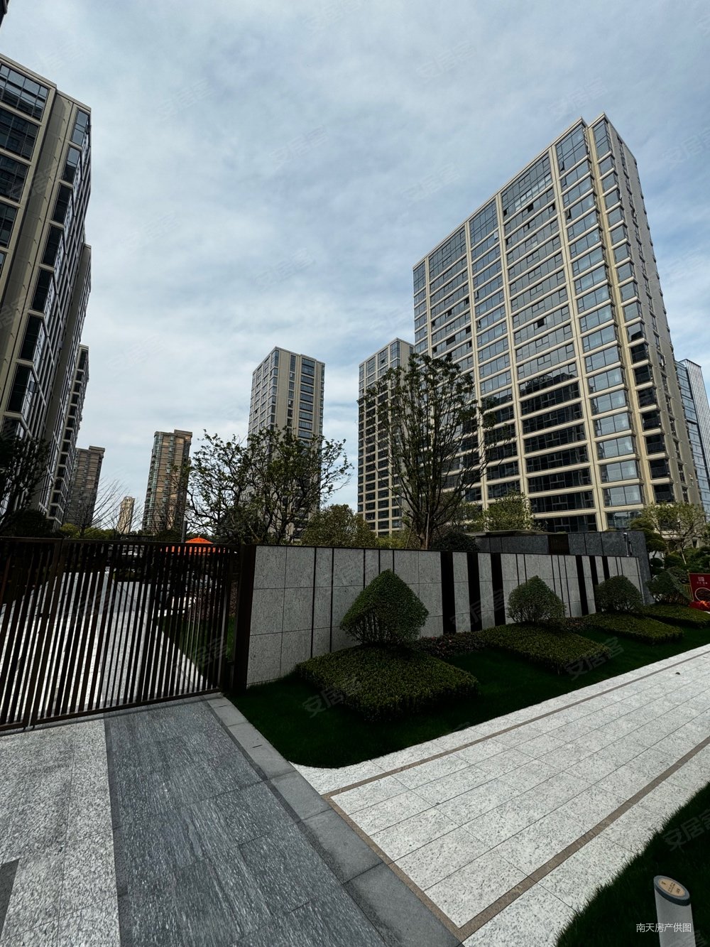 有钥匙河景房可看樱花公园双地铁口新房豪装滨江誉品