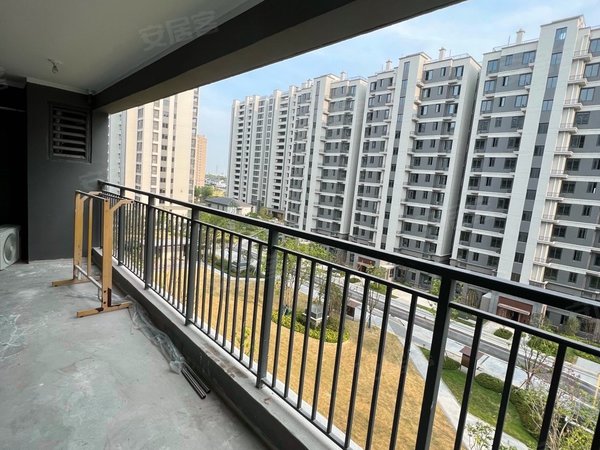 昆山巴城巴城兰亭大境花园兰亭大境花园 4室2厅2卫 650元月 次卧出租