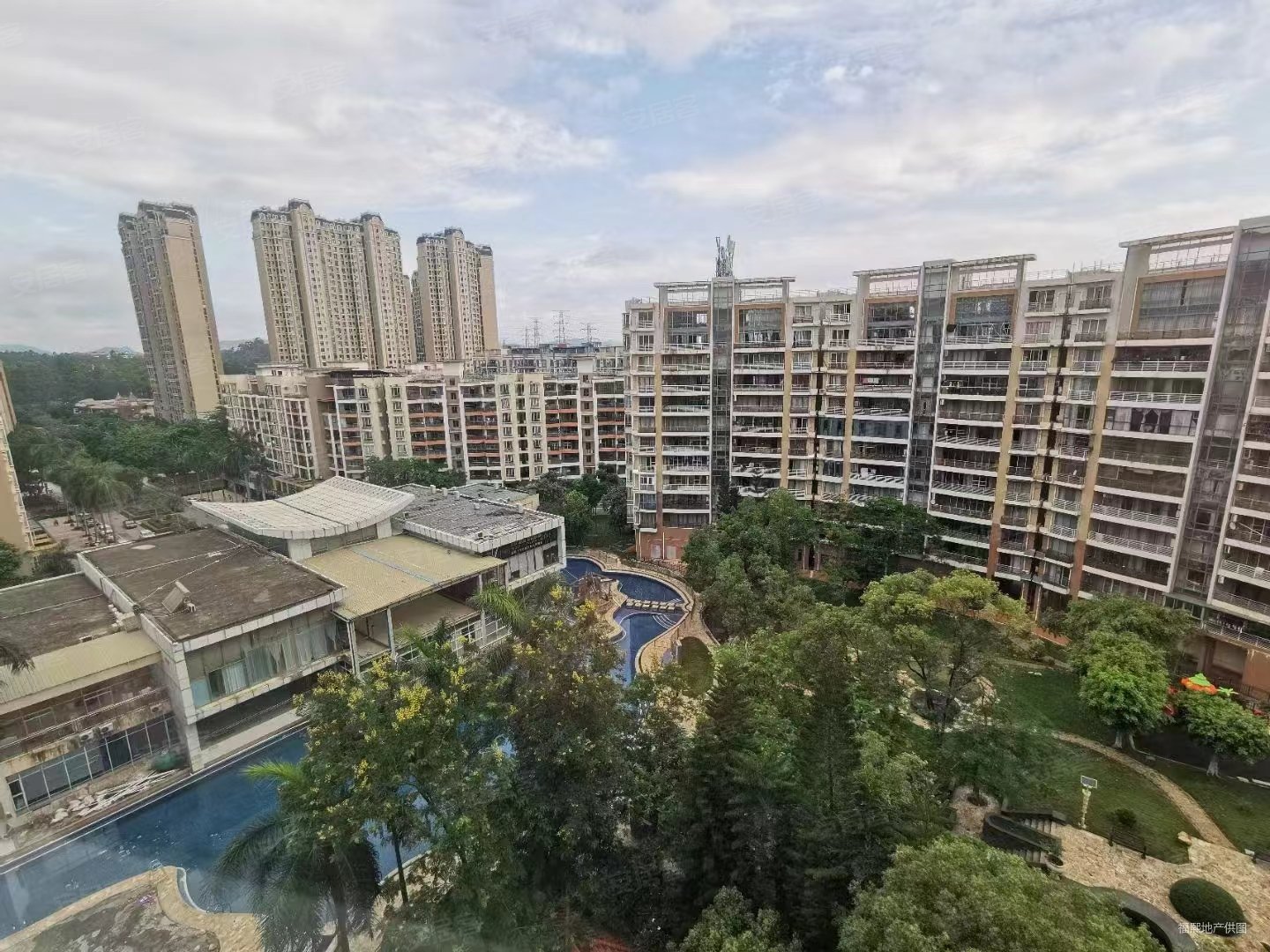 东莞房产网>东莞二手房>塘厦二手房>大坪二手房>骏景高尔夫花园(别墅)