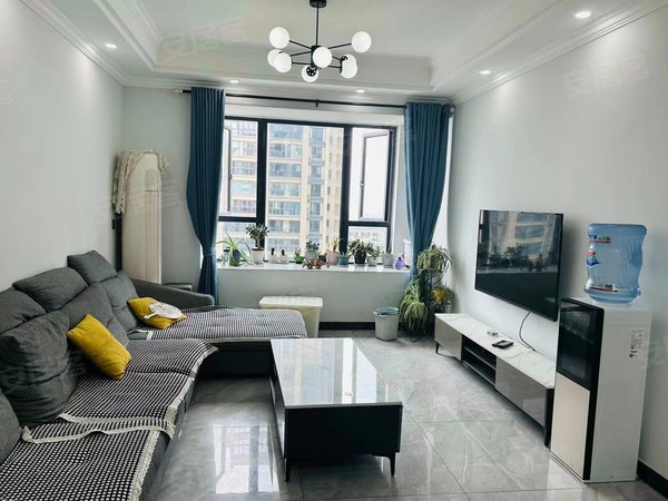 成都彭州彭州城区丽景小区万达旁精装套二,带双开门冰箱家具家电齐全