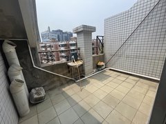 珠海香洲夏湾银石雅园带露台2房 南向租2200元出租房源真实图片