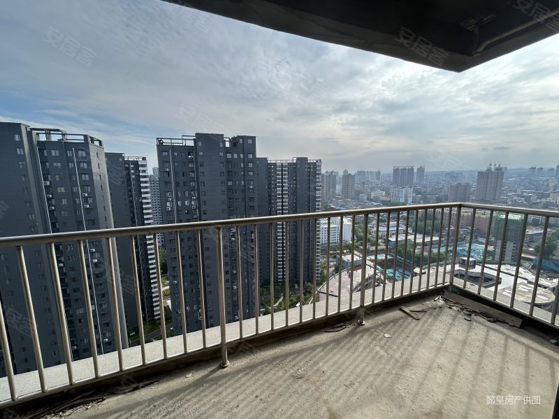 伊川银兴广场3室2厅2卫119㎡南北62万