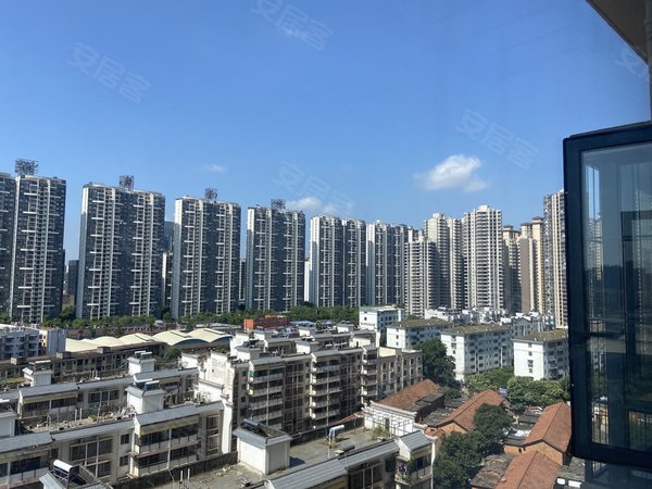 南宁江南沙井天郡府华南城附近天郡府小区三房两厅两卫配齐出租1800元