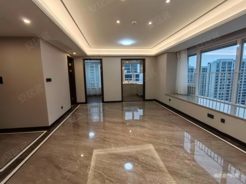 誉品 南北通透 出行方便 临地铁 商品房 带电梯,滨江誉品二手房,830万