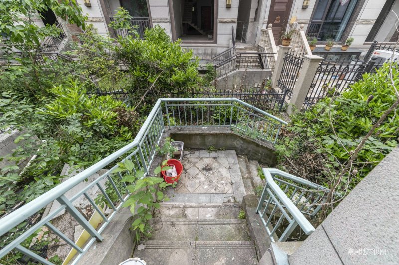 御龙山花园别墅