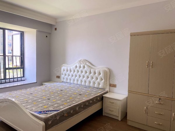 泉州石狮石狮泰禾广场石狮旭辉城精装三房 .家具齐全 .