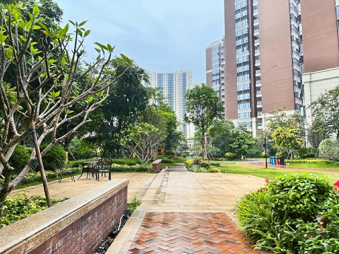 东莞房产网>东莞二手房>石排二手房>石排城区二手房>艺境松山湖>