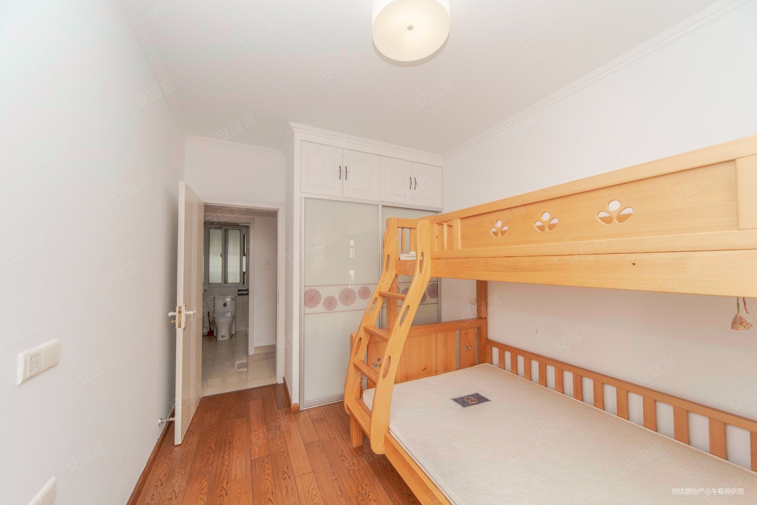 天润园3室2厅1卫94.03㎡南102万