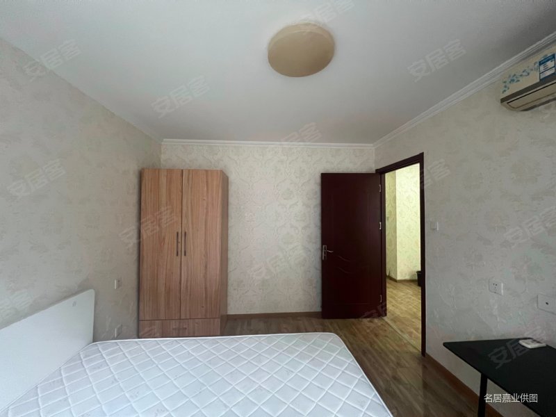 易居房友力推红山郡多套房源出售看房随时看房,红山郡二手房,220万,2