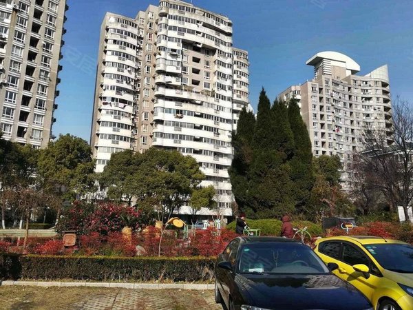 上海闵行莘庄南广场名都新城(二期)精装大两房 近地铁 干净整洁 采光