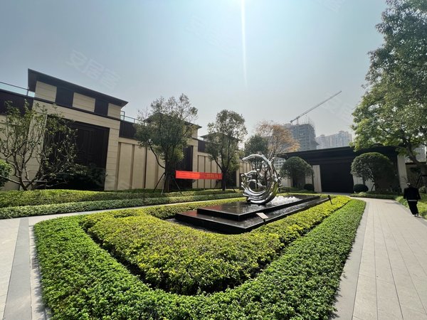 南宁江南沙井大道龙光江南院子高档小区大三房小区环境好 无中届 可